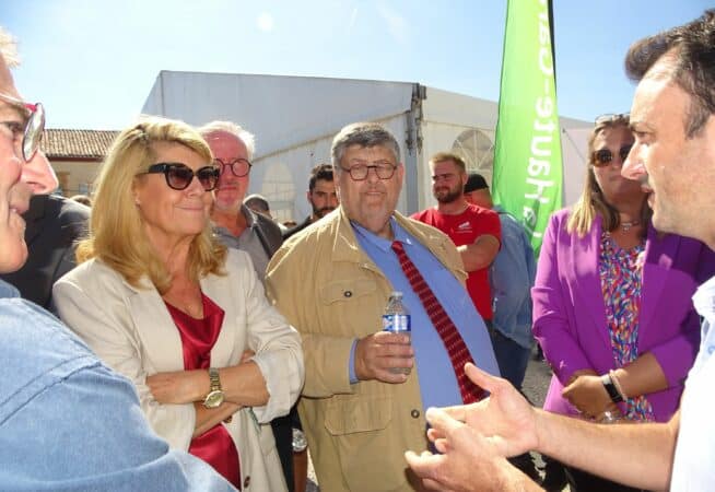 Dominique Faure, Secrétaire d'Etat à la ruralité, attentive à la présentation de l'unité de méthanisation portée par des agriculteurs de l'Acva ( porte-parole Bertrand Loup à dr, au centre Bernard Bagnéris, vice président du CD 31 agriculture durable et agroalimentation).