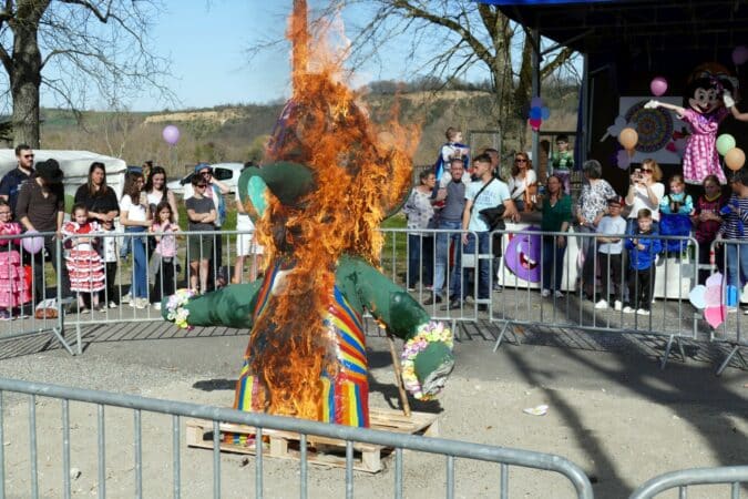 Ils ont brulé Monsieur Carnaval en 2022